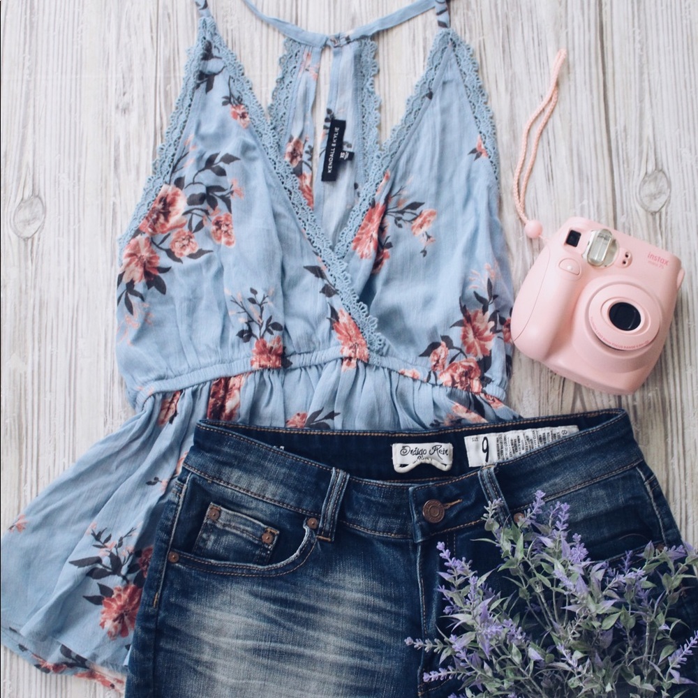 Kendall & Kylie floral blouse